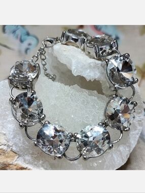 Crystal Clear Bling Thick Rhinestone Silver Tone Bracelet NEW Runway Formal EUC